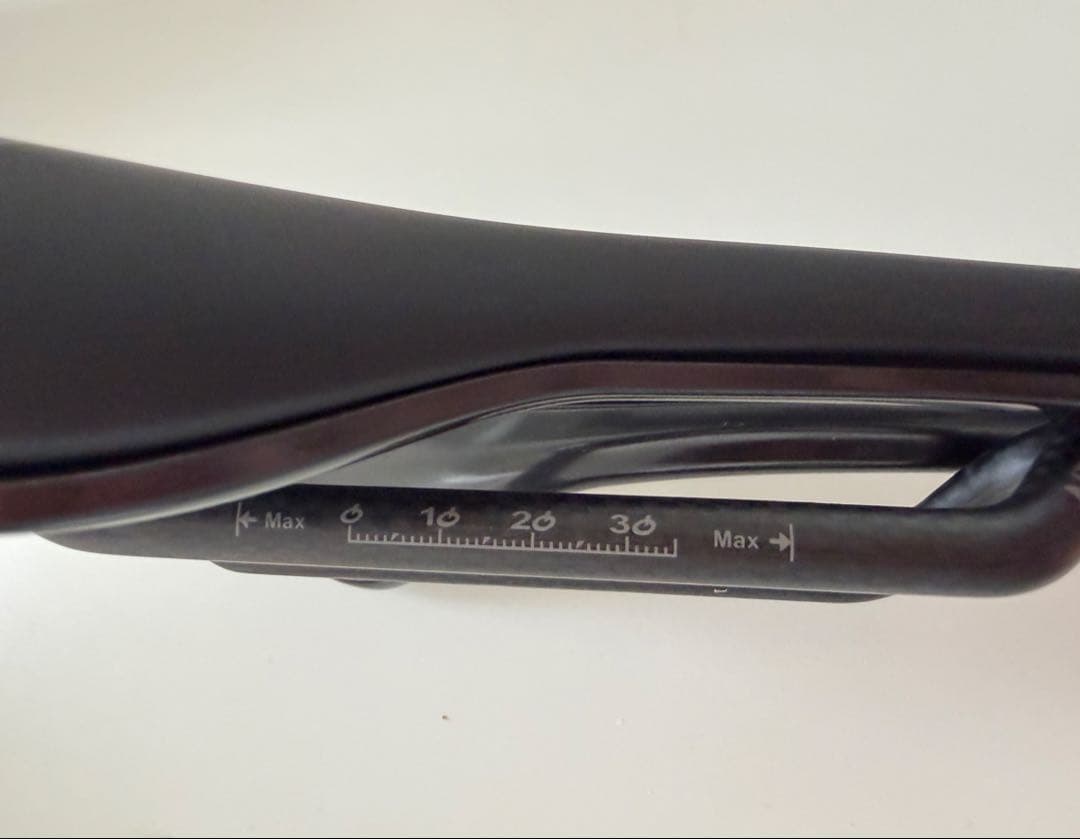 prologo（プロロゴ）サドル NAGO R4 NACK 245×147mm