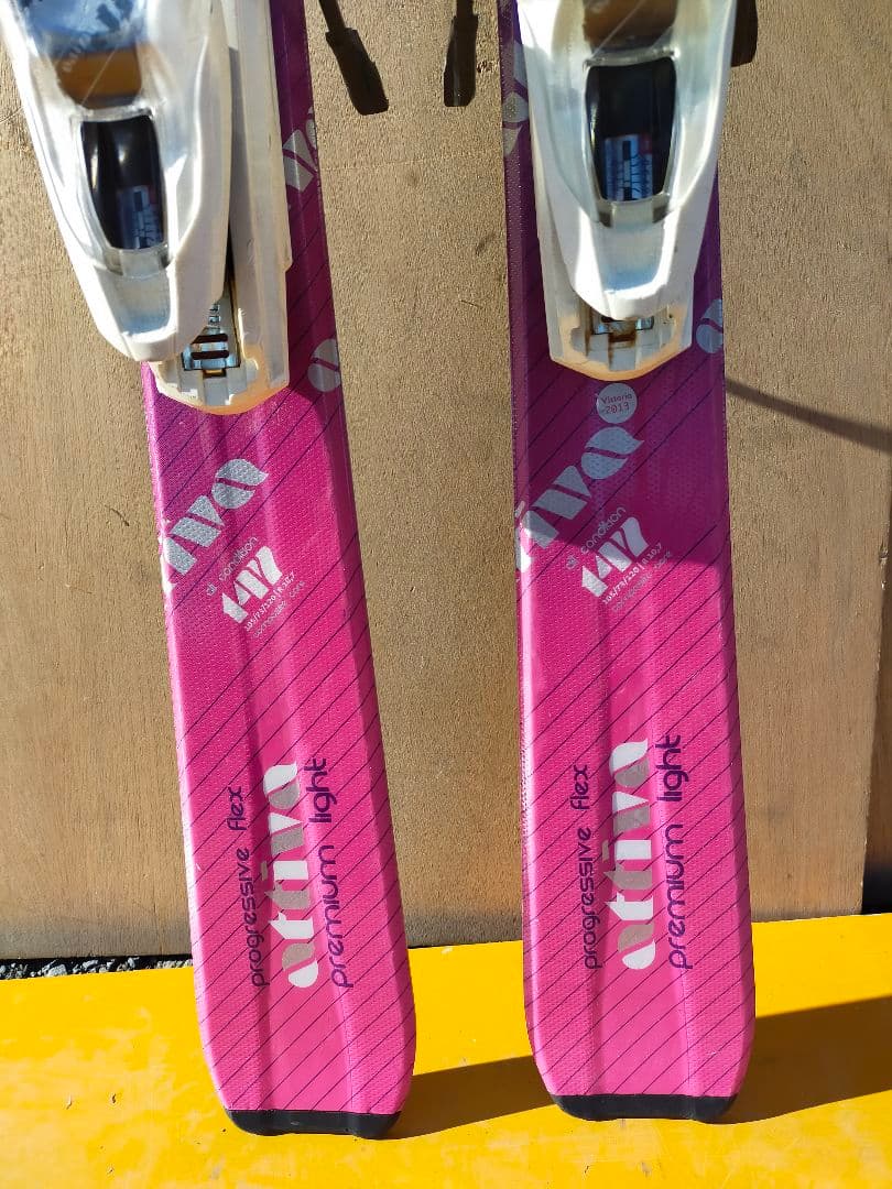 Volkl フォルクル　Progressive Edge スキーバインディング付