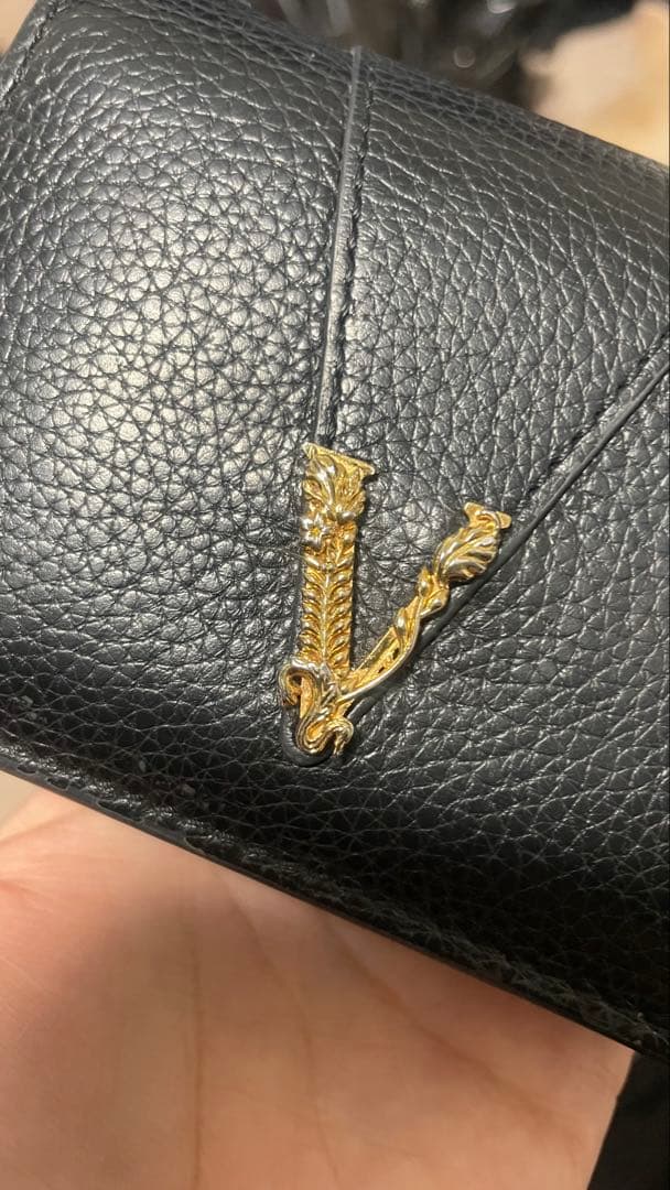 【鯖缶様】VERSACE ブラックレザー 二つ折り財布