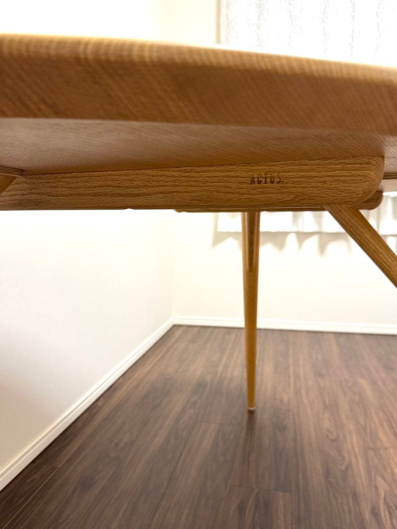 ACTUS KULAUM ダイニングテーブル
