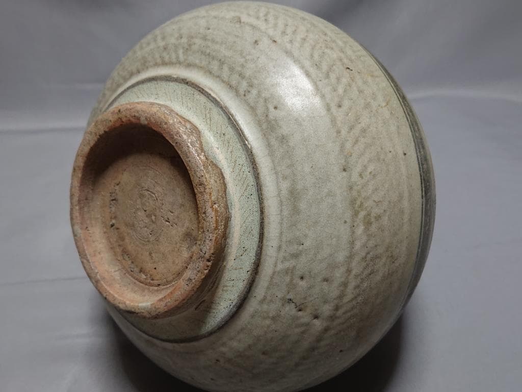 コレクター収集品　タイ　スワンカローク　鉄絵草花紋僧侶托鉢鉢　13～15世紀