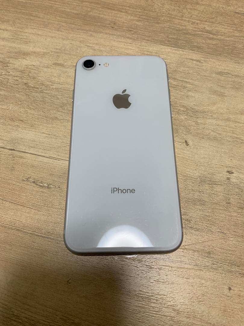 Apple iPhone 8 シルバー 64GB