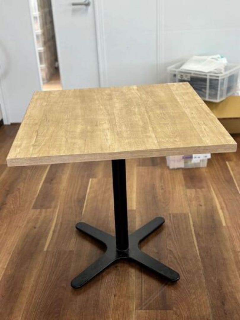 ウッド　カフェテーブル6個