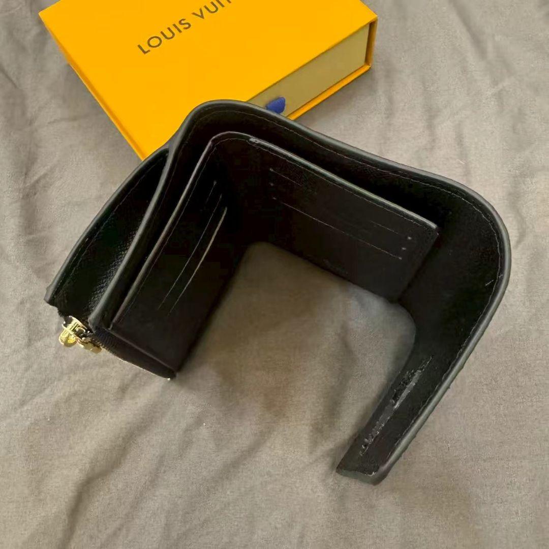 【極美品】三つ折り財布 ブラック