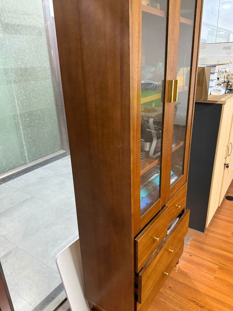 木製ガラス扉収納棚 引き出し付き