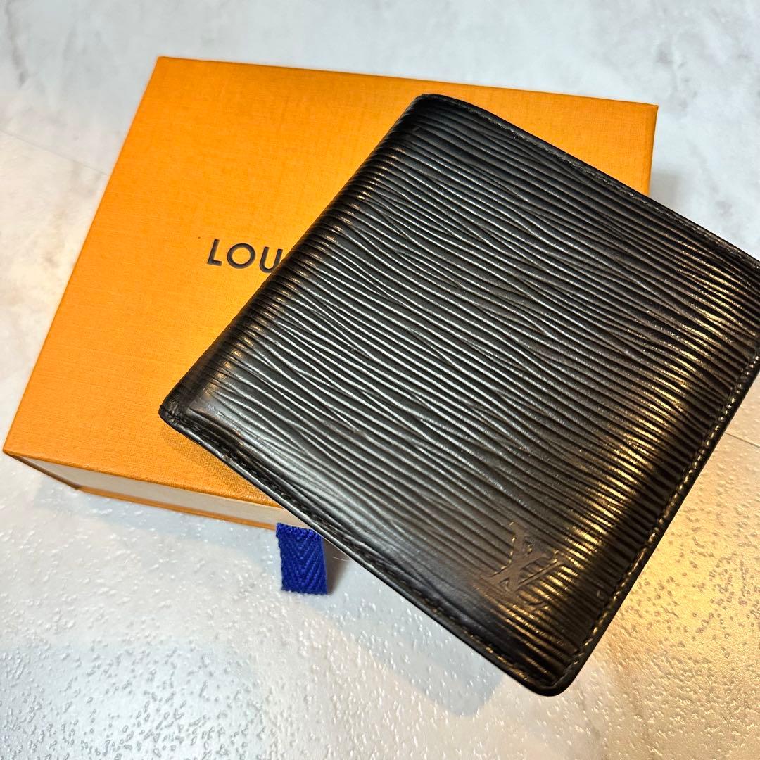 LOUISVUITTON 財布 エピ レザー ブラック ノワール 二つ折り