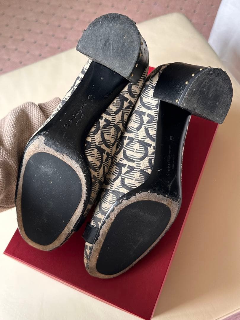 Salvatore Ferragamo エレガントハイヒール