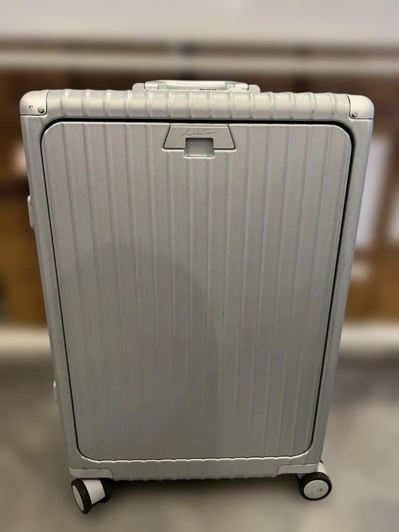 リベティ多機能キャリーケース【マットシルバーМ】B2　TSAロック　スーツケース