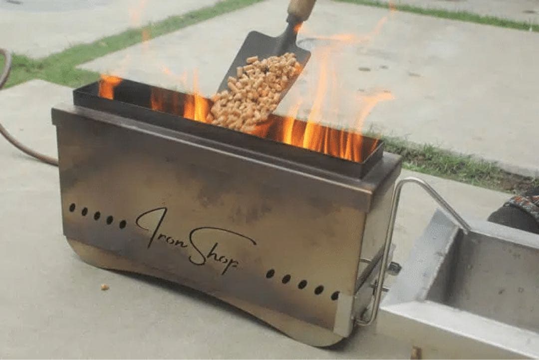 ironshop アイアンストーブ　2次燃焼焚き火台　お湯の出る焚き火台