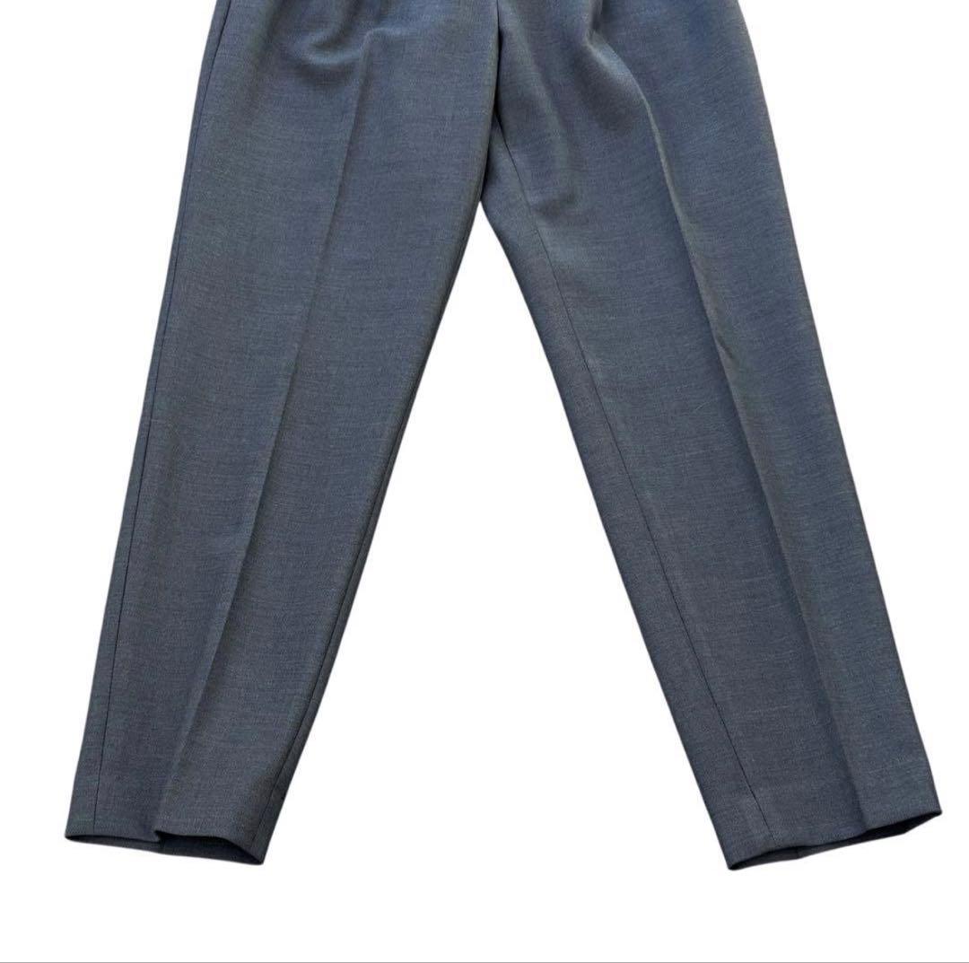 極美品　グリーンレーベル ノーカラー パンツスーツ38 グレー　洗える