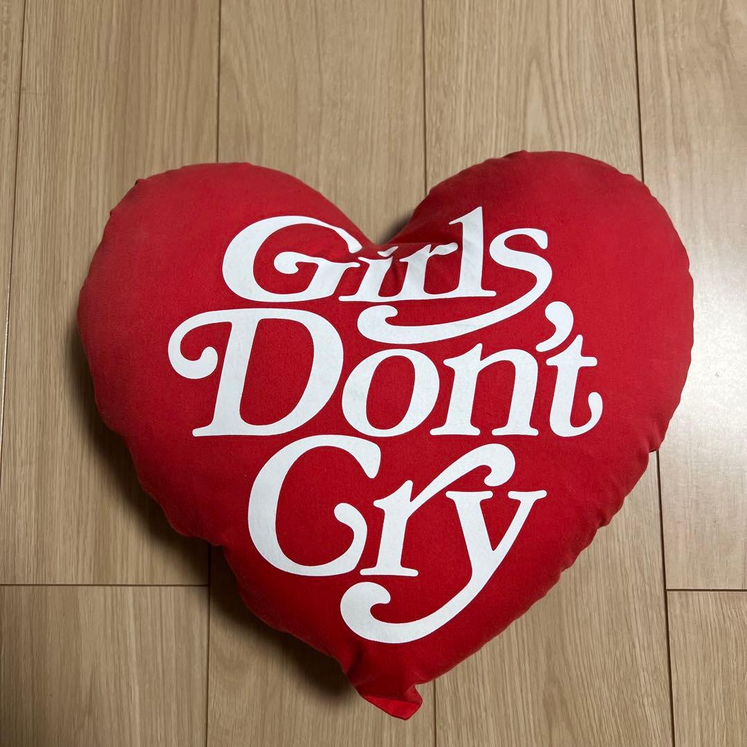 girls dont cry 正規品　ハートクッション