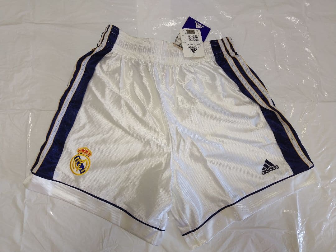adidasレアル・マドリード98/00ホーム シャツ、パンツセット 未使用品