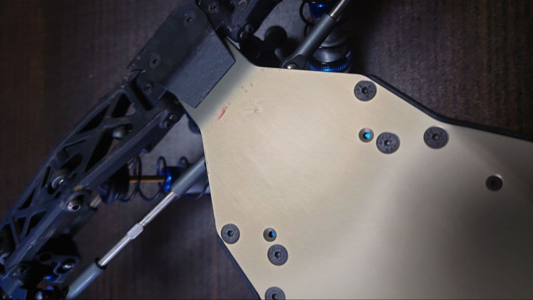 けん アソシエイテッド RC10T6.4　新品ボディー.タイヤセット