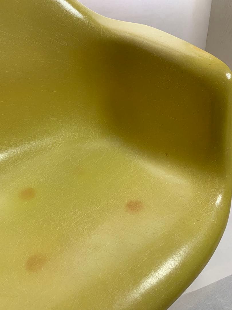 イームズ Eames アームシェル　ハーマンミラー　レモンイエロー
