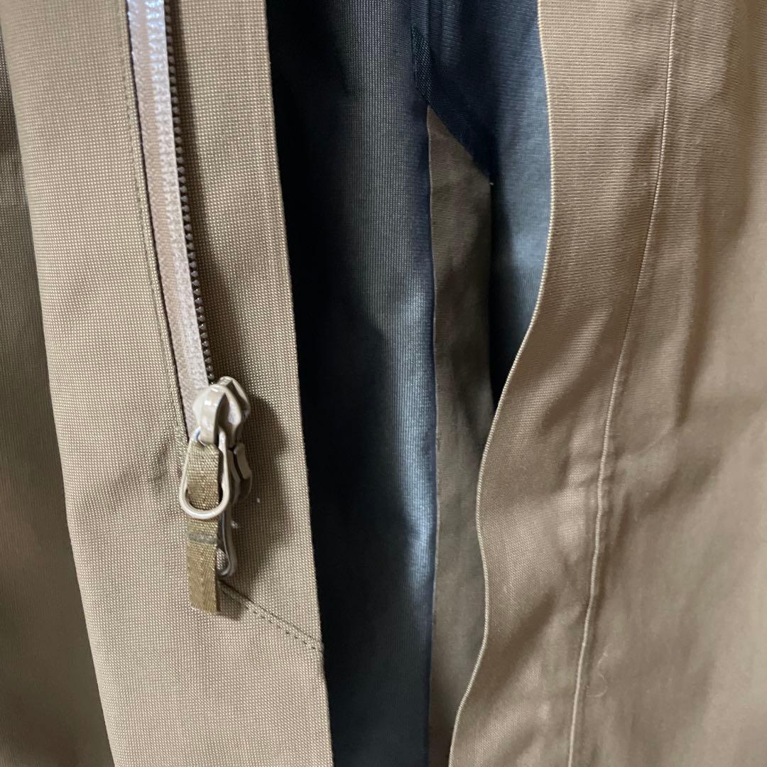 ARC'TERYX トレンチコート ベージュ　メンズ　Sサイズ
