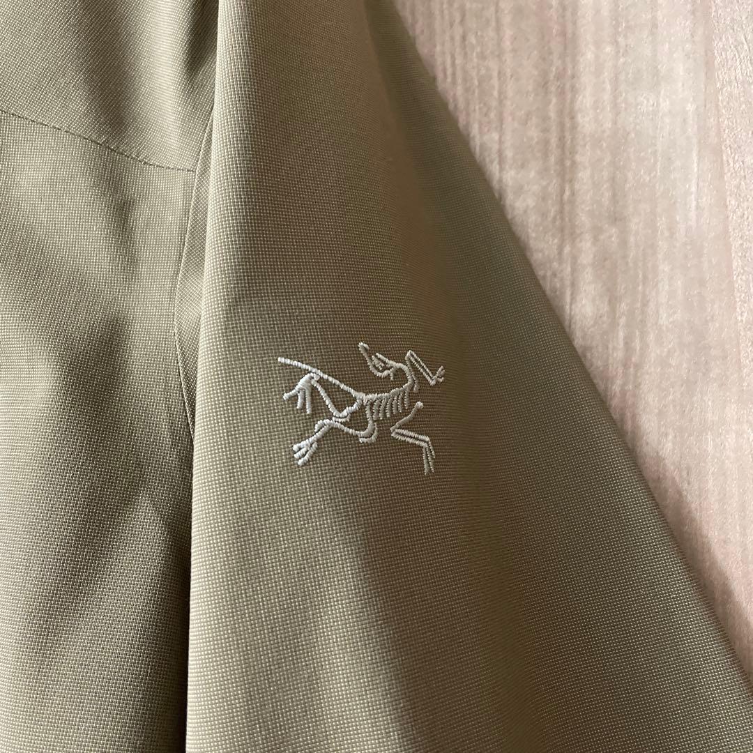 ARC'TERYX トレンチコート ベージュ　メンズ　Sサイズ