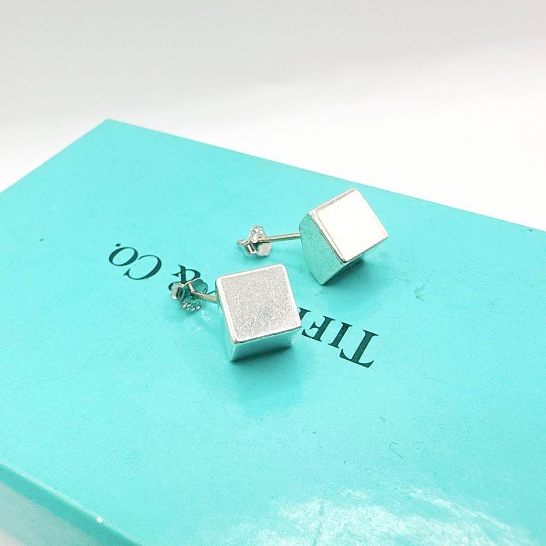 2795 保存箱・袋付き✨Tiffany ピアス　キューブ　シルバー925