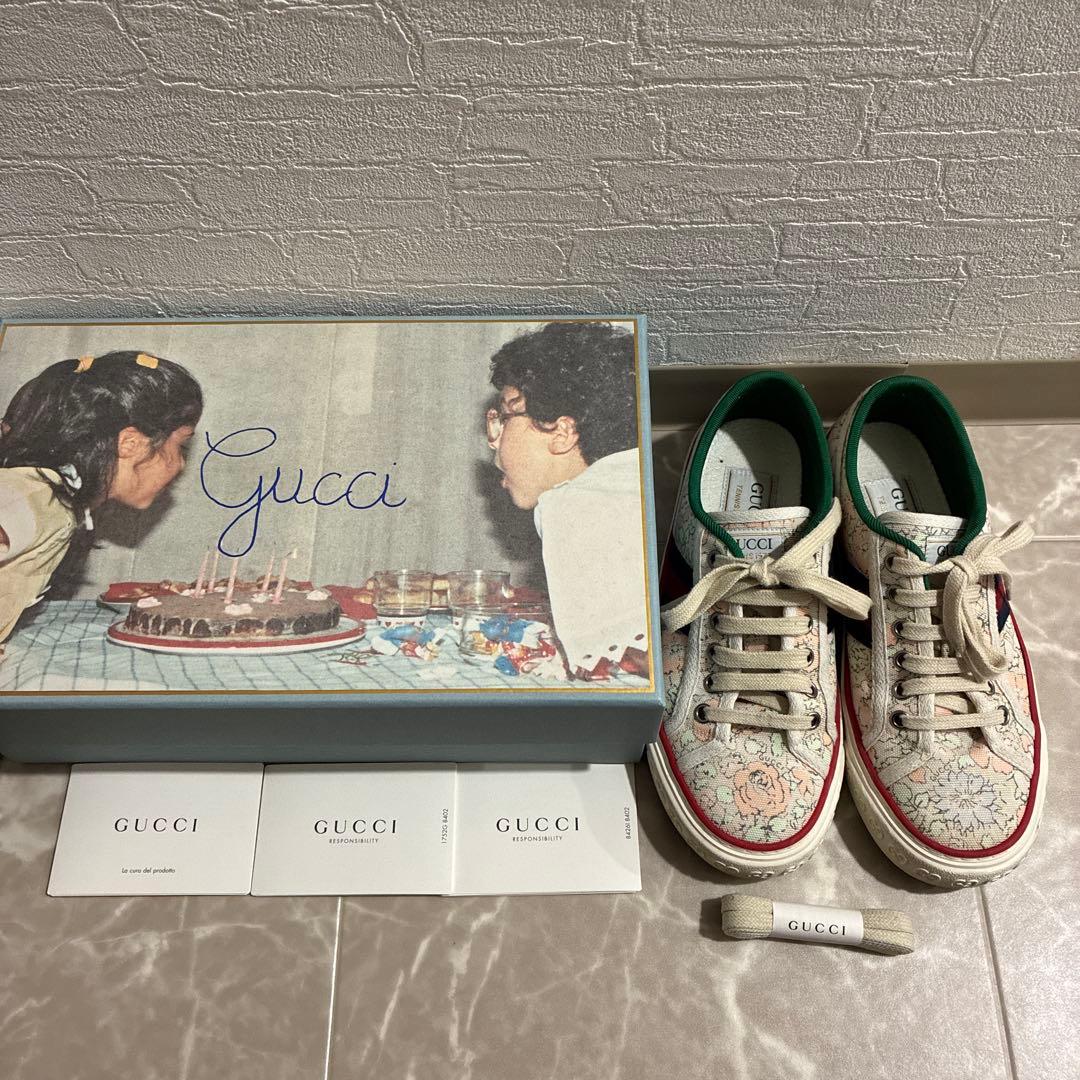 GUCCI テニス1977 スニーカー 花柄36＋　(箱　袋　紐付き)