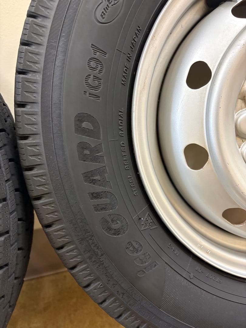 145/80R12 ヨコハマ スタッドレスアイスガード　スチールホイール付き