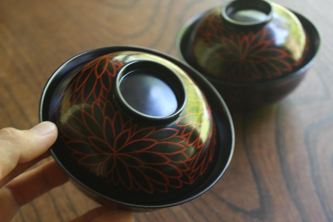 極小傷有！時代黒漆に風情ある朱漆菊文の映えるお椀2点（検輪島塗懐石椀蒔絵椀