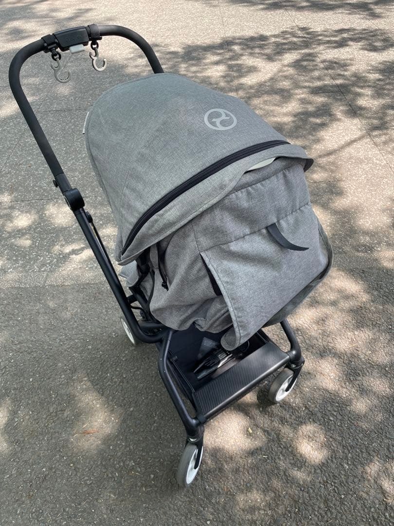 【みかこん】お値下げ中！Cybex EEZY S ツイスト 360度両面式