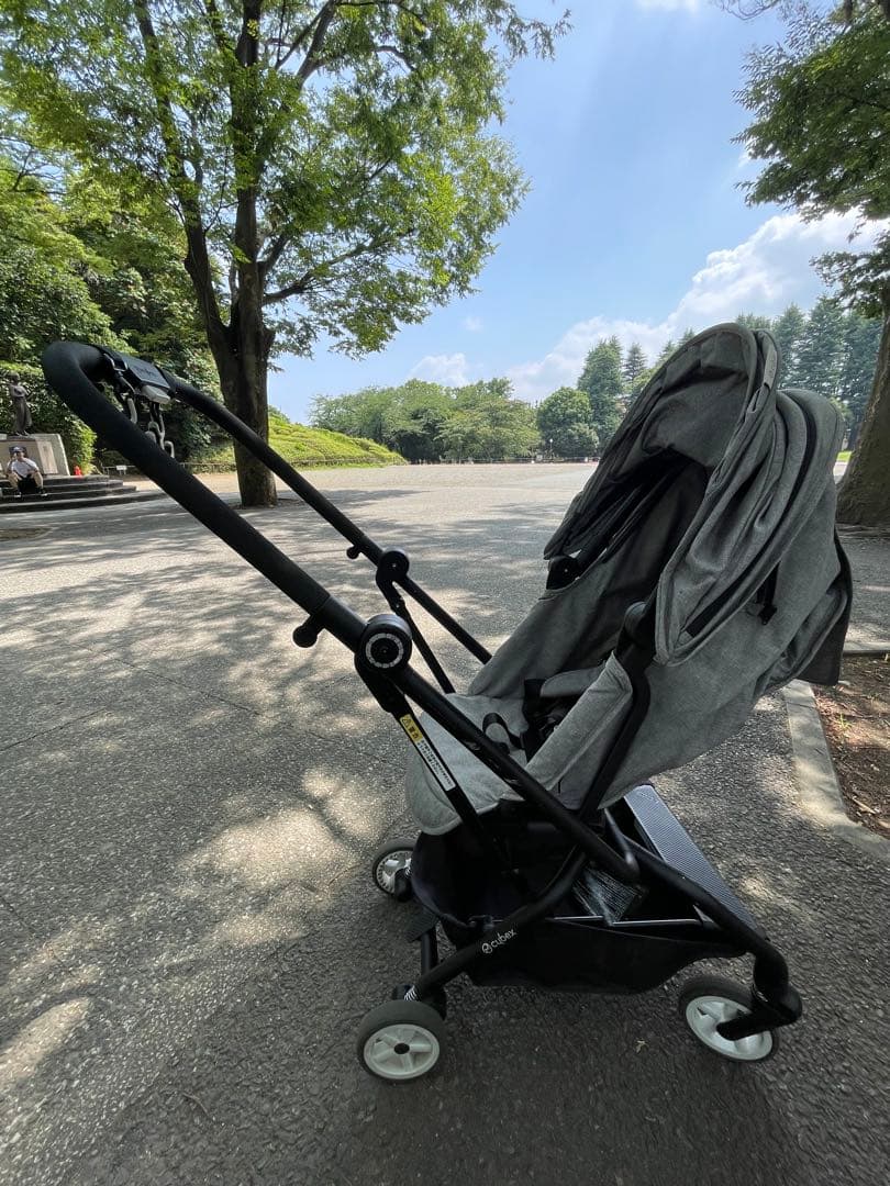 【みかこん】お値下げ中！Cybex EEZY S ツイスト 360度両面式