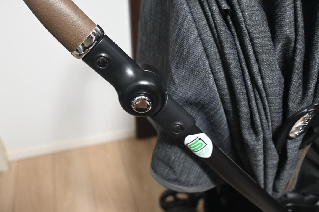 美品 ラクーナビッテクッション グレー 2023年モデル Aprica