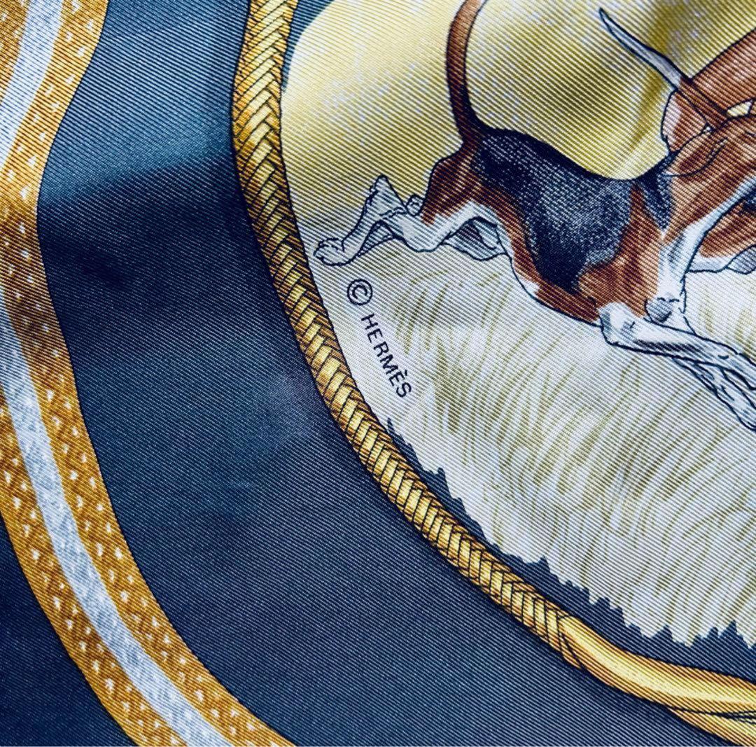 【HERMÈS カレ90 】エルメス スカーフ 犬 狩猟柄 グレー