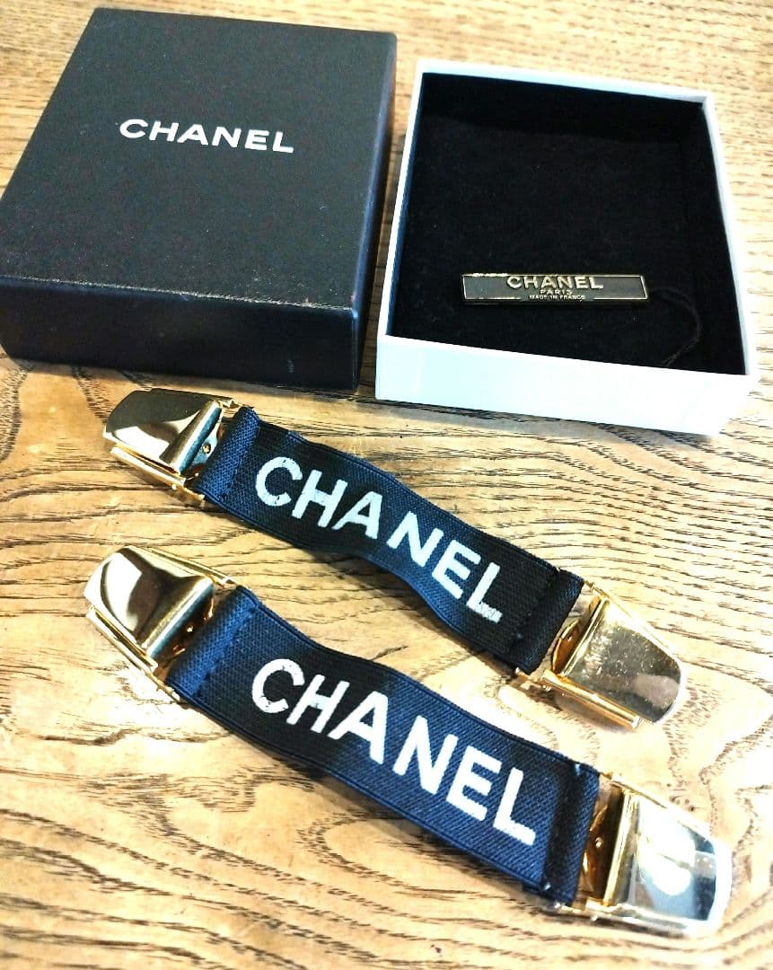 shio　　　　シャネル アームバンド ロゴデザイン 刻印 タグ/箱付き