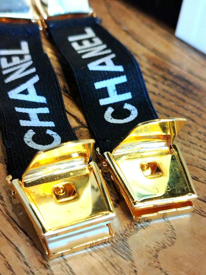 shio　　　　シャネル アームバンド ロゴデザイン 刻印 タグ/箱付き