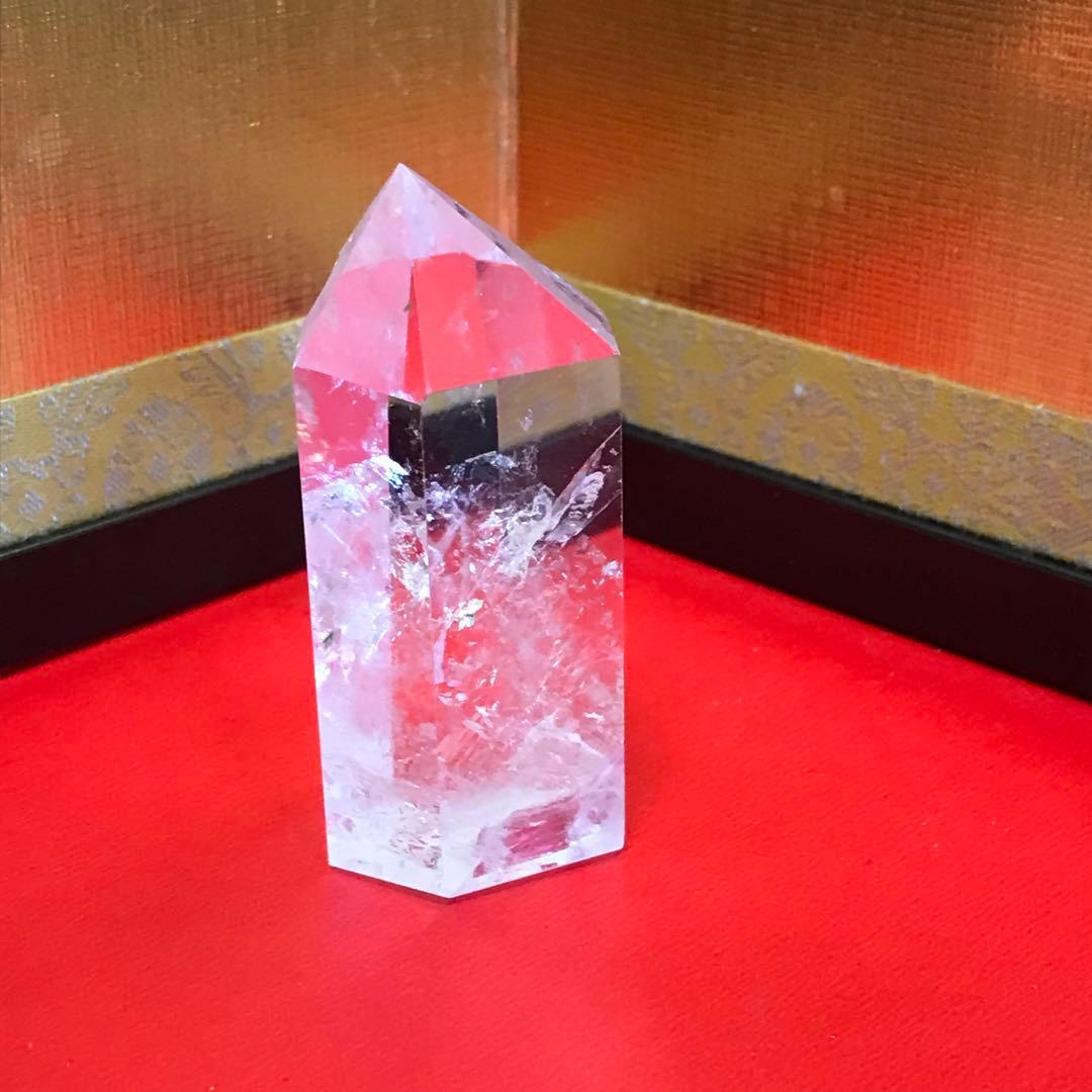 高額当選・偉大なる力　宝物殿に祀られたピラミッド水晶　莫大なお金を呼び寄せ