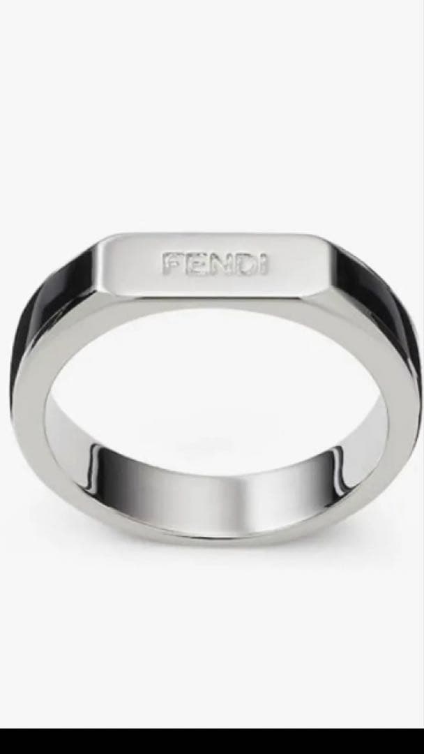FENDI シルバーリング 箱付き