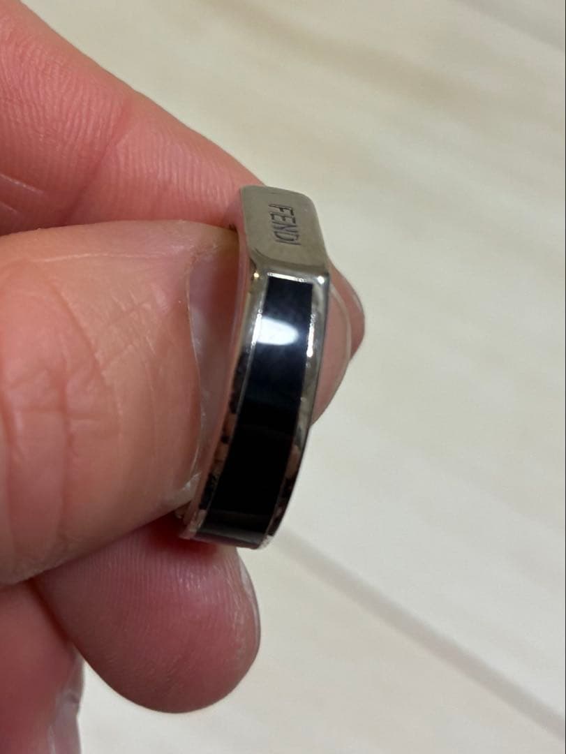 FENDI シルバーリング 箱付き