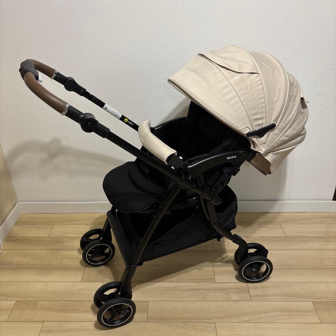 【極美品】2025年アップリカ　ラクーナクッションフリープラスAD