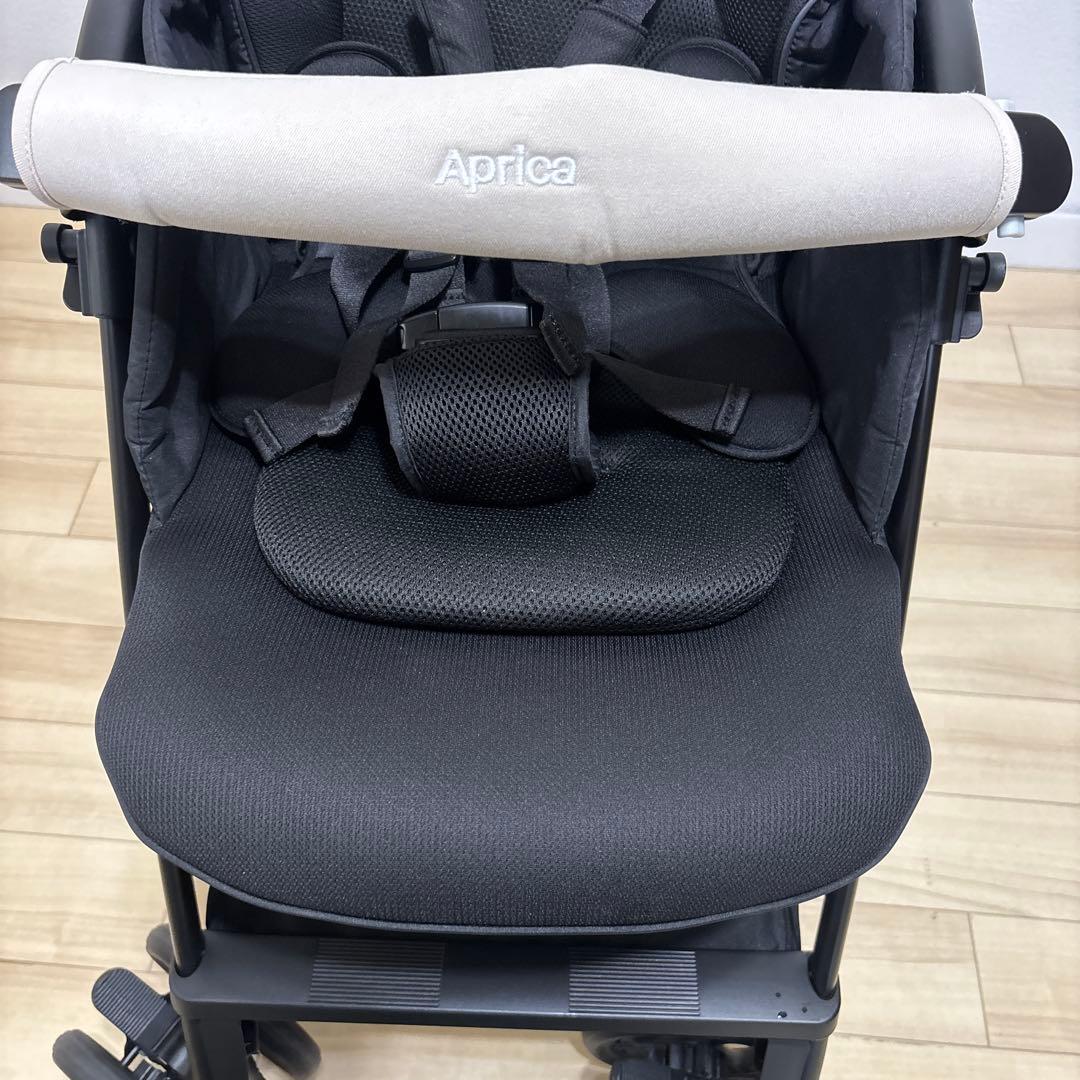 【極美品】2025年アップリカ　ラクーナクッションフリープラスAD