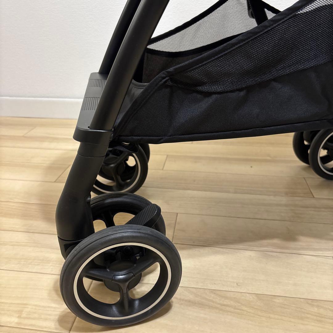 【極美品】2025年アップリカ　ラクーナクッションフリープラスAD