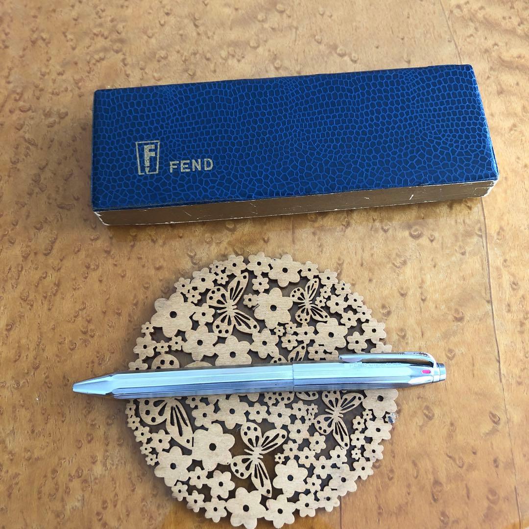 FEND 3色ボールペン　シルバー