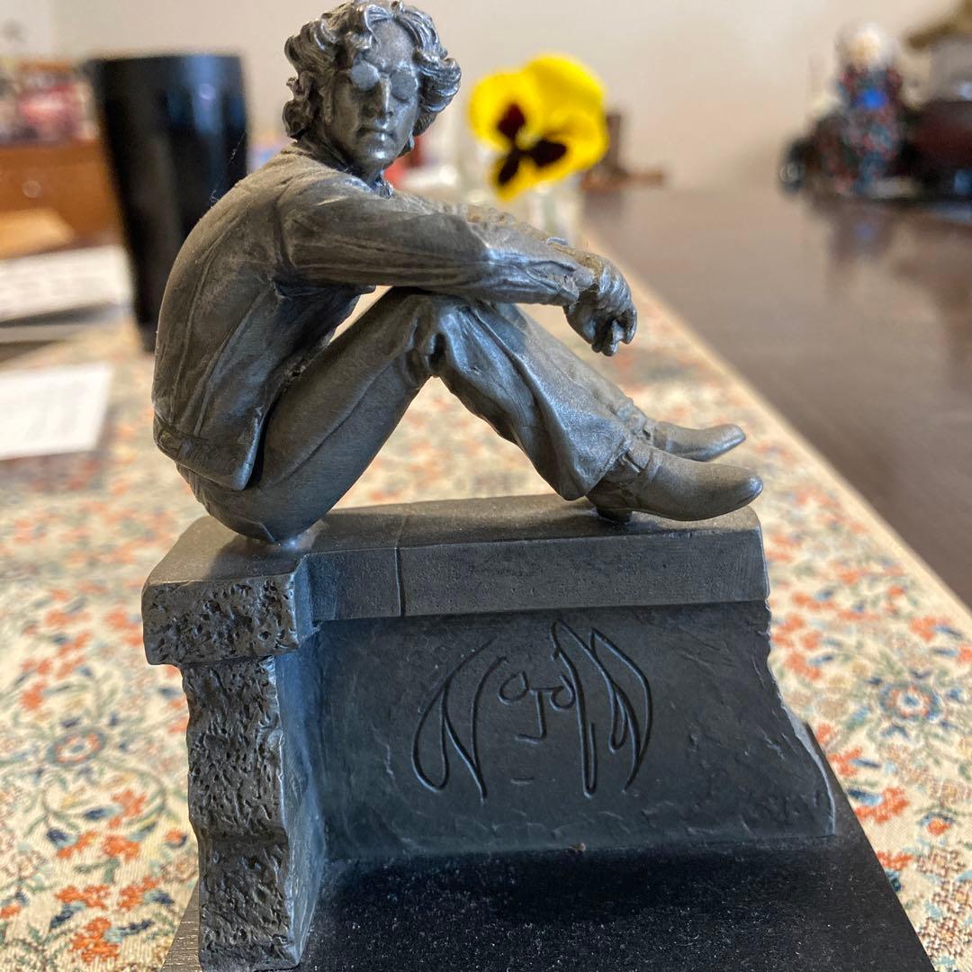 ジョンレノンの限定版ピューター彫刻