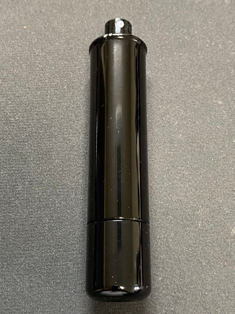 ルイヴィトンのアトマイザー黒色 蓋無し