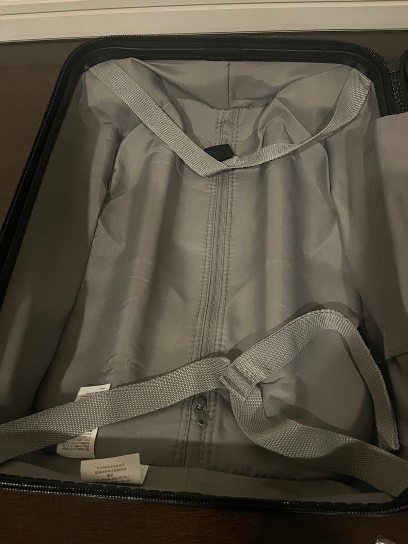 MUJI 使用2回　20L 2025年購入　TSAロック付黒キャリーケース