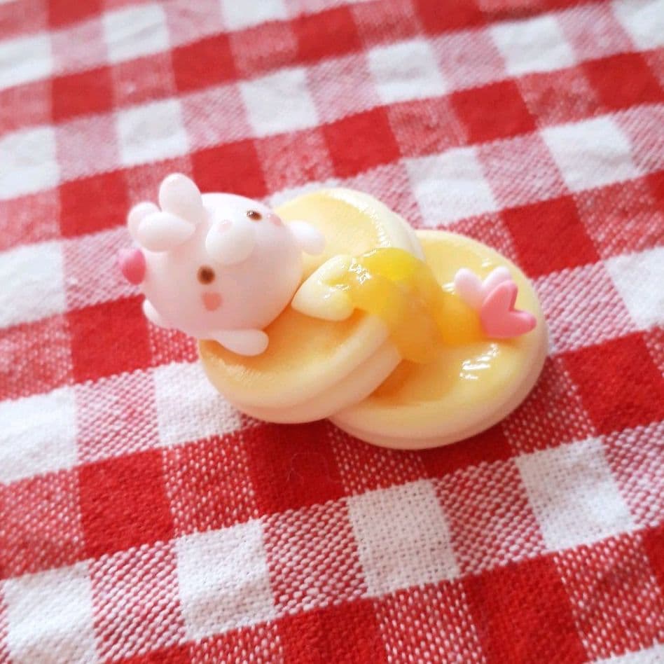 パンケーキにちょこん♡うさぎちゃん