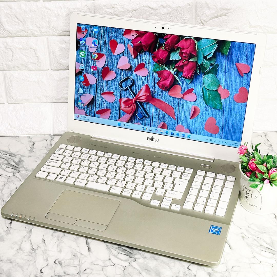 美品ゴールド✨Windows11✨爆速SSD薄型ノートパソコン✨カメラ・オフィス