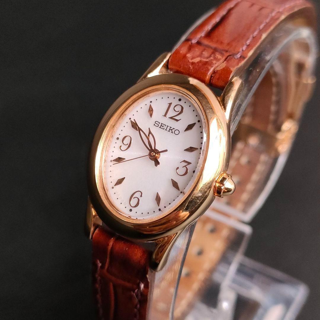 美品　SEIKO　セイコー　V117　ゴールド　ホワイト　ブラウン　ソーラー