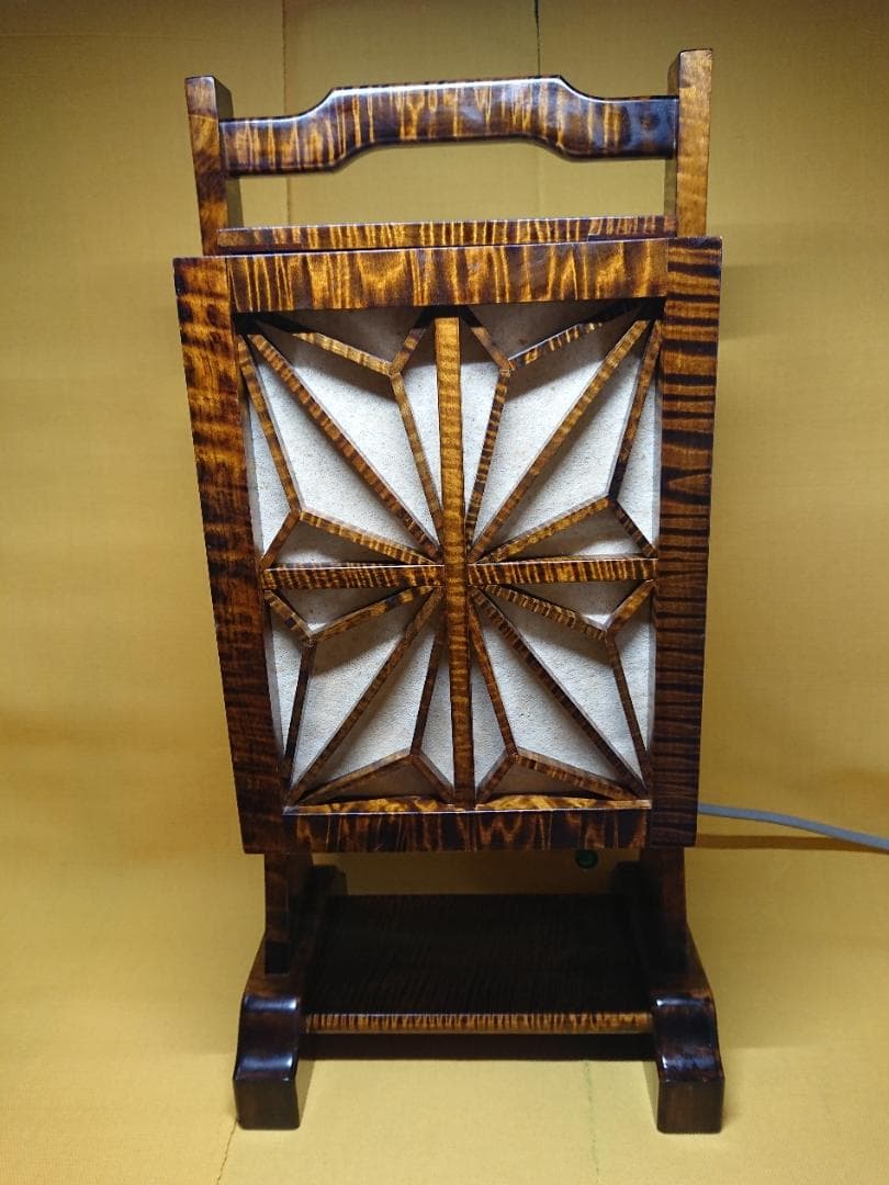 【美品】行灯　角行灯　和風　天然木　置物　インテリア　工芸品　美術品　A2862