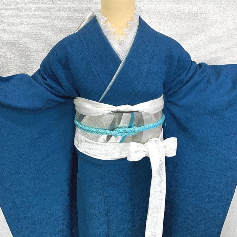511z9〇きものやまと 色無地振袖 身幅広め 地紋 青〇美品 成人式 結婚式