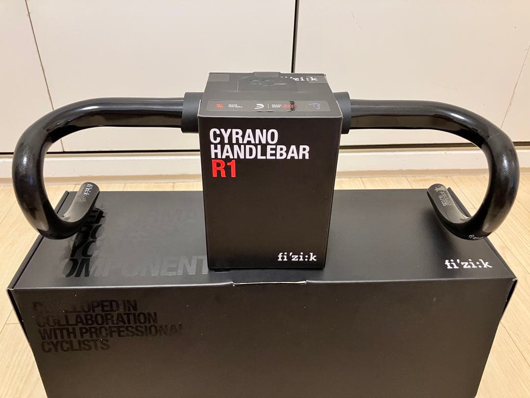 パーツ fizik Cyrano Handlebar R1 bull 420mm