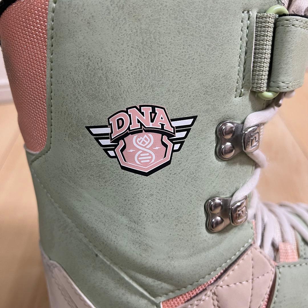 【即日発送】DEELUXE スノボ　D.N.A. 26.5cm 22-23モデル