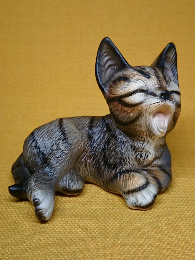 ネコ　猫　陶器　イタリア　オブジェ　置物　インテリア　工芸品　美術品　A2718