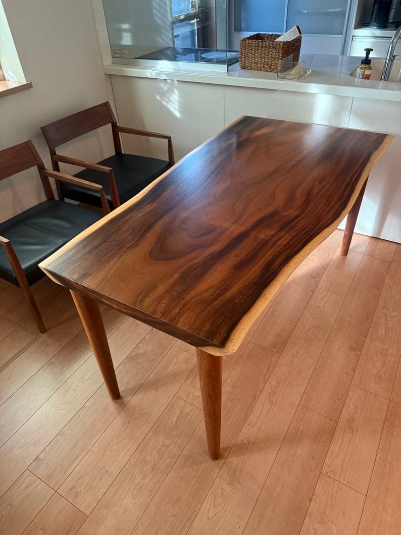 ruchiha⭐︎　ウォールナット材 ダイニングテーブル ほしの家具処