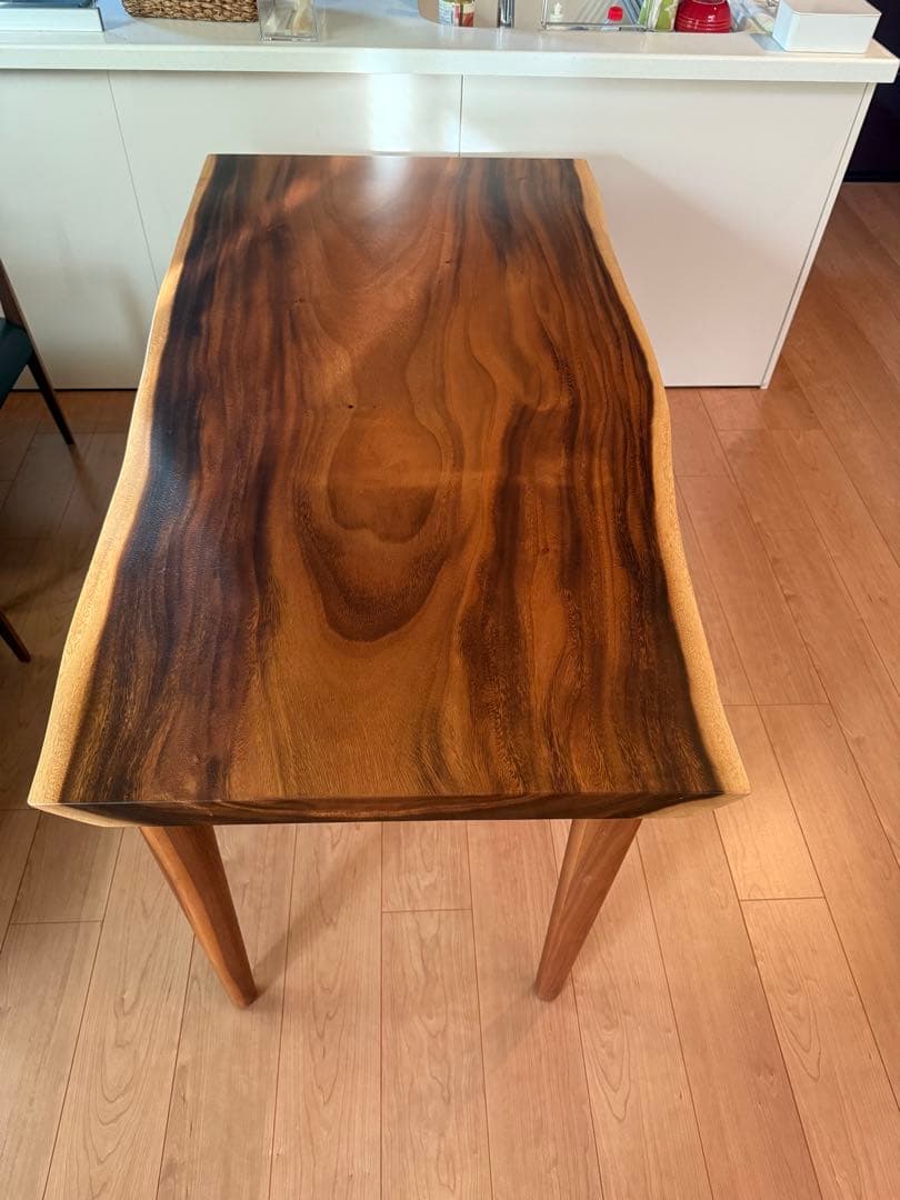 ruchiha⭐︎　ウォールナット材 ダイニングテーブル ほしの家具処